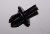 Plastic expansion rivet, panel thickness 4.0-7.0mm.  Hole diameter7.9-8.5mm.  Head diameter 16.0mm. Vauxhall range, Ford, Citroen and general application.