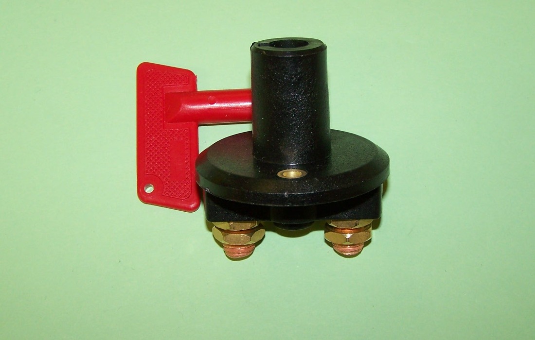Battery Isolator Switch. (Boxed with one key).