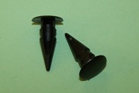 Arrow clip, head size 12.5mm, material thickness 0.8mm-6.8mm, panel hole 6.55mm, plain head.  Rover and general application.