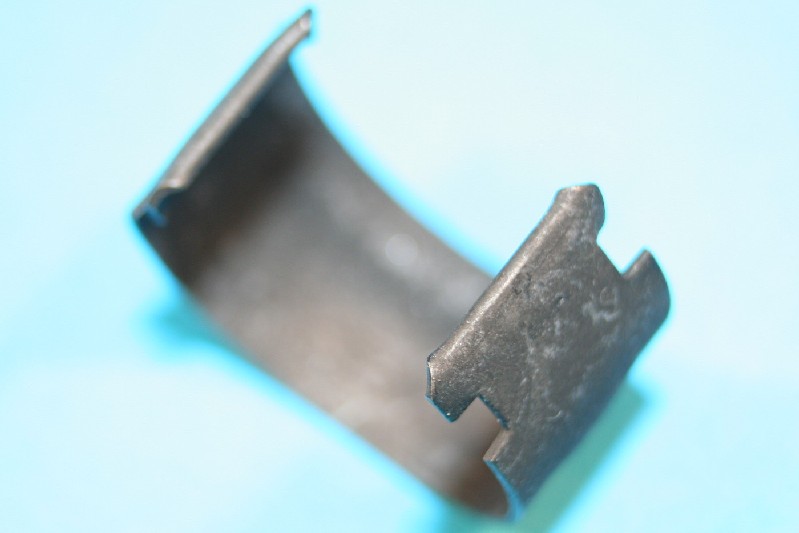 Trim retaining clip for 1