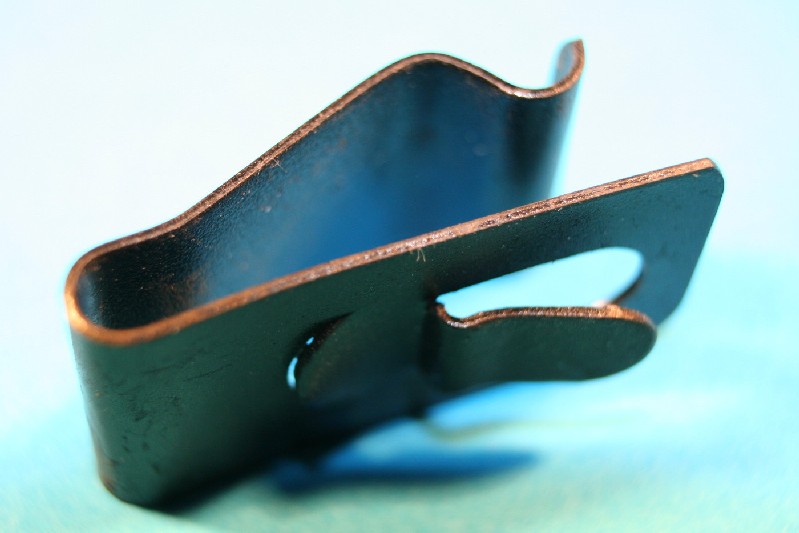Cable/pipe clip (Tongue type) for 8.0mm diameter cable/pipe. General application and early Fords.