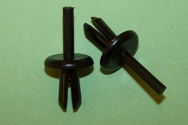 Plastic expansion rivet, shiny, head diameter 15.88mm, panel hole 6.0mm, length 14.0mm, in black. Volvo and general application.