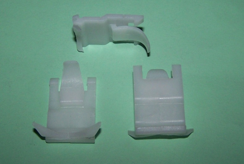 Side Moulding Clip, White. Hyundai