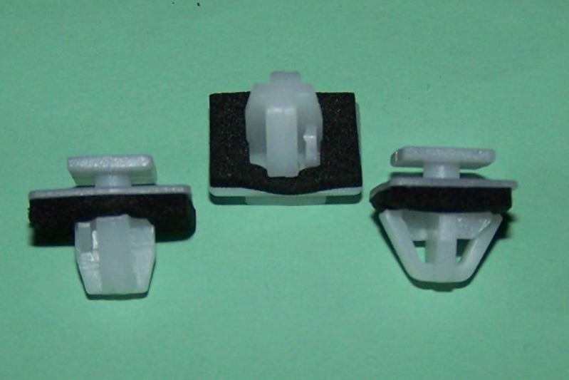 Body Side Moulding Clip. White.  Kia Sorento