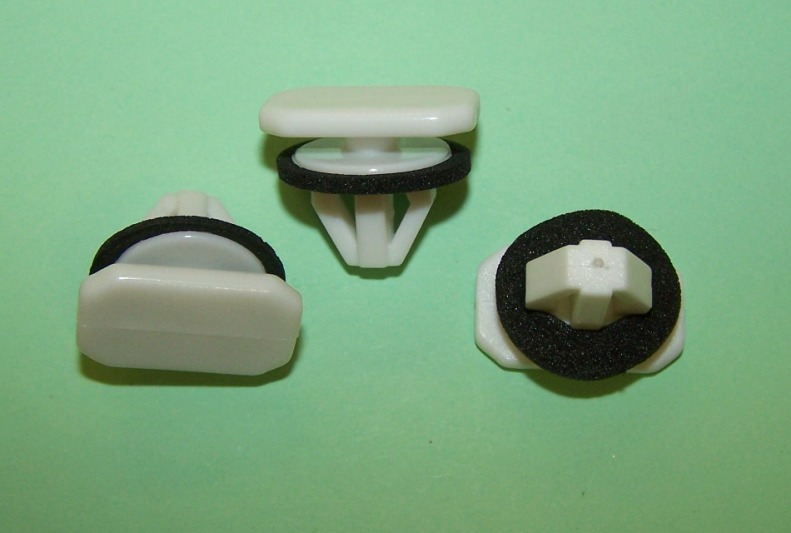 Wing Push-type Retainer. White.  Ford Connect.
