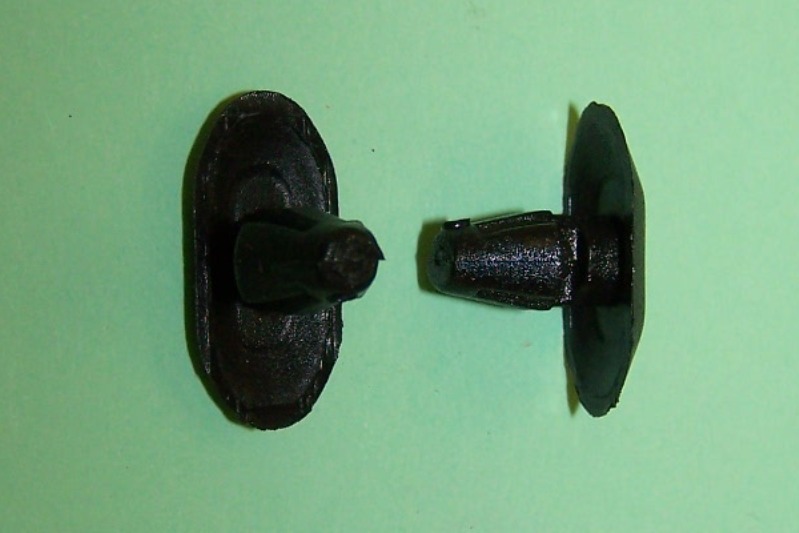 Retaining Clip. Renault Kango.