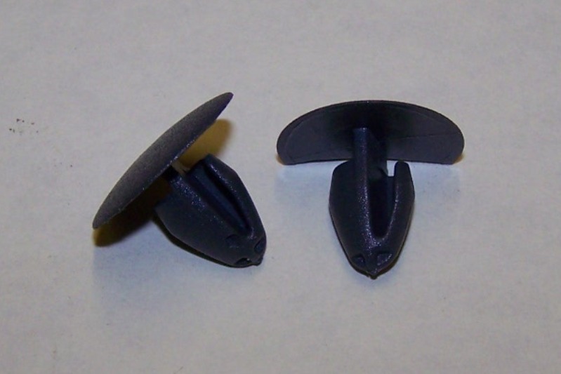 Boot Lining Retainer in black. Nissan/Mitsubishi