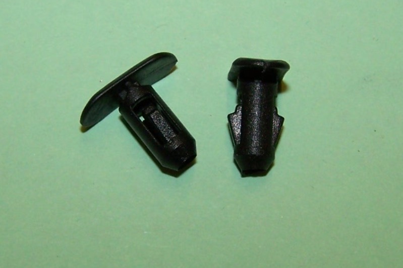 Retaining Clip, Black. Renault Megane