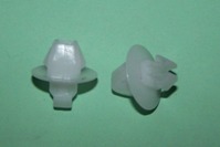 Side Moulding Clip. white.  Suzuki Grand Vitara