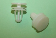 Door Panel Clip.  Peugeot 206