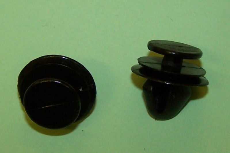 Floor Covering Clips, Black. Renault/Peugeot