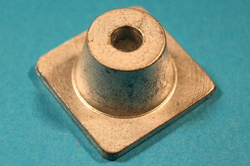 Moulding clip used with BSF044-3. Riley RME.