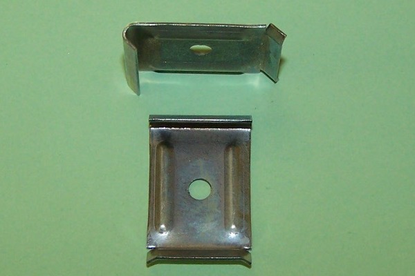 Moulding Clip for 22.8mm moulding gap. Humber Sceptre MK1/2, Hillman Hunter/Minx and general application.