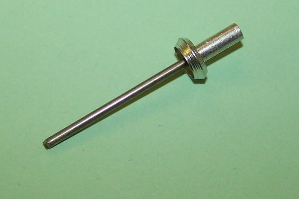 Round 'Tuckers' moulding clip for 7.0mm moulding gap and 3.2mm panel hole. Jaguar, Vauxhall, also  Triumph Stag Hardtop (front) in metal (for plastic see 72650)