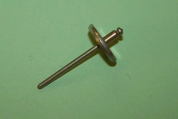 Round 'Tuckers' moulding clip for 15.8mm moulding gap and 3.2mm panel hole. Austin Maxi MK11 and general application.