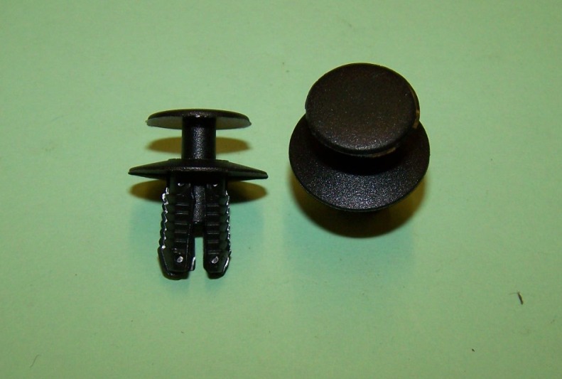 Push rivet, matt, head diameter 20.2mm, pin head diameter 15.0mm, panel hole 9.0mm, length 14.0mm, in black. BMW and general application.