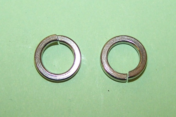 M8 spring washer in stainless steel.  General application.