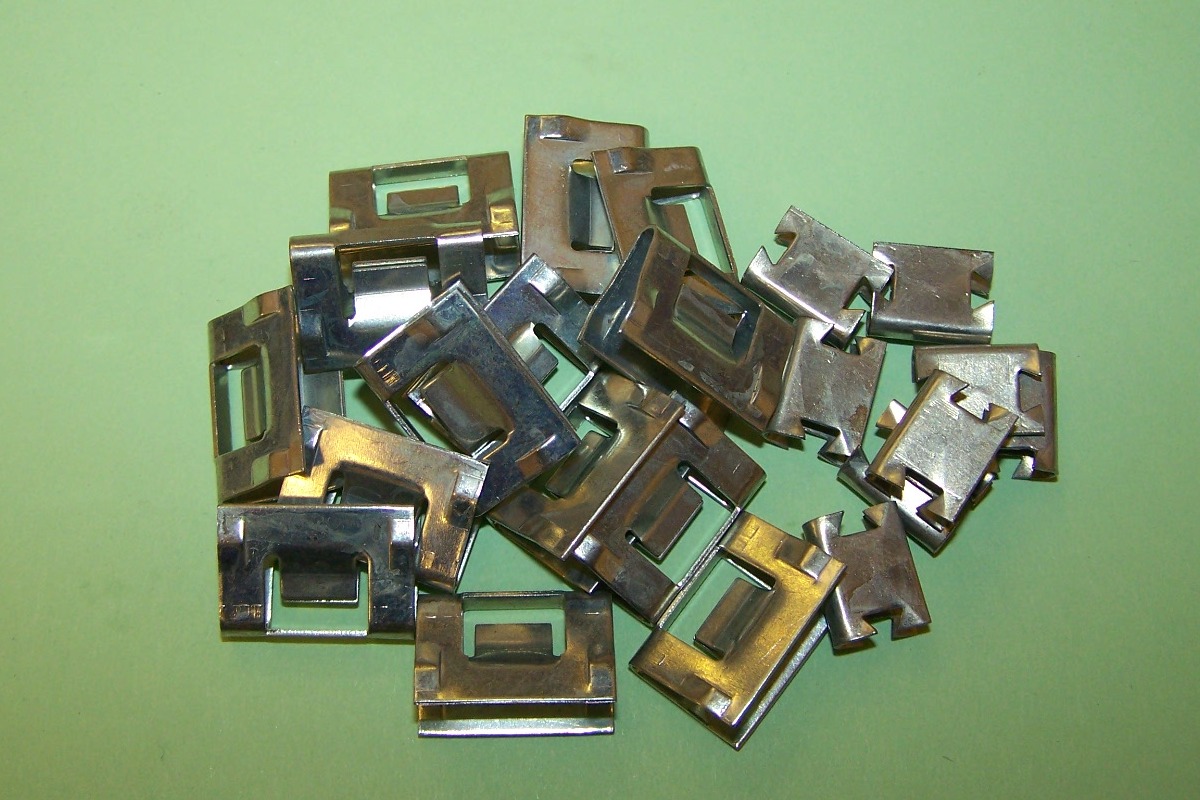 Triumph Spitfire / GT6 Rear Panel Moulding Clips